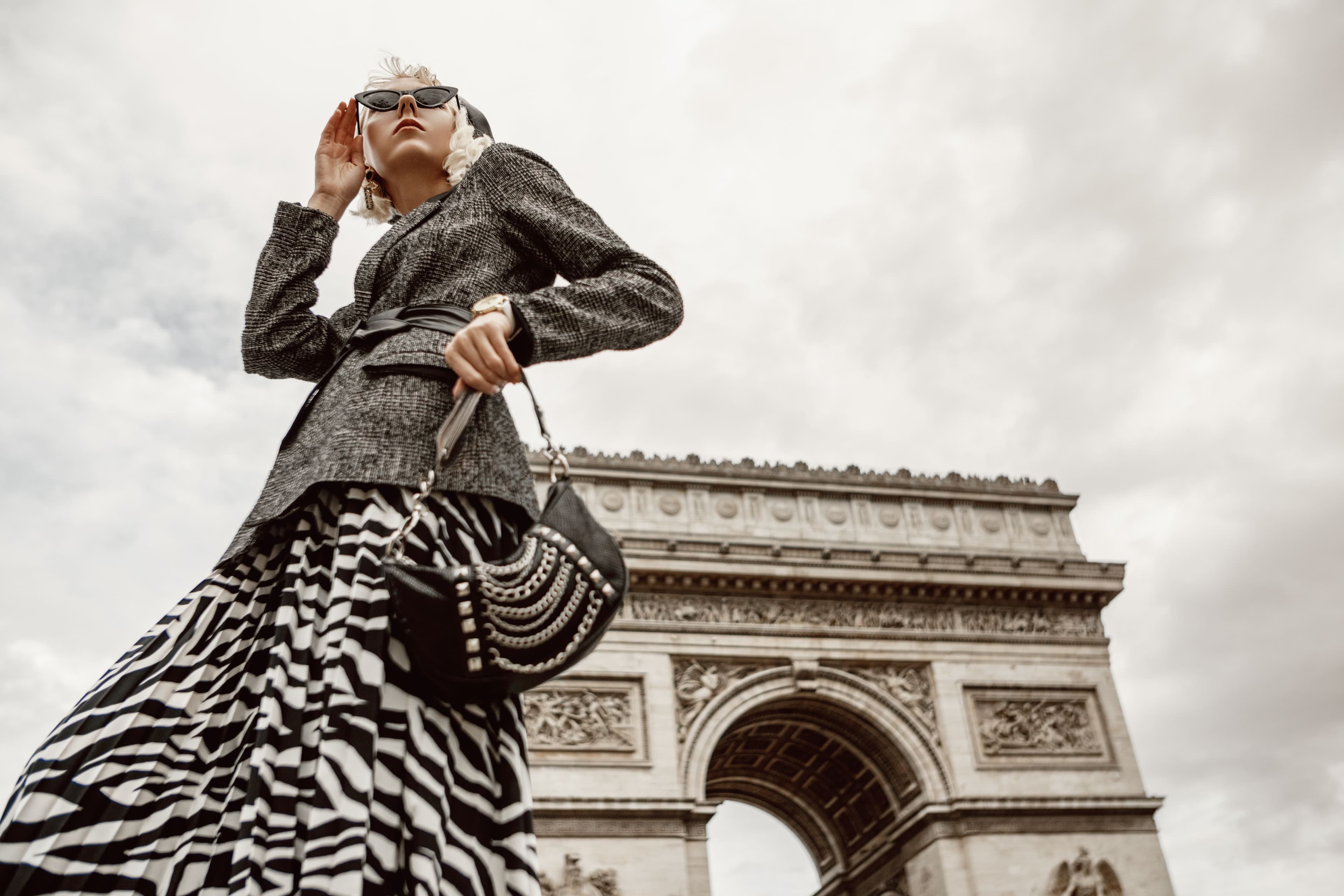 Article Paris Fashion Week SS26: tradição e inovação marcam a edição que começa em 29 de setembro thumbnail