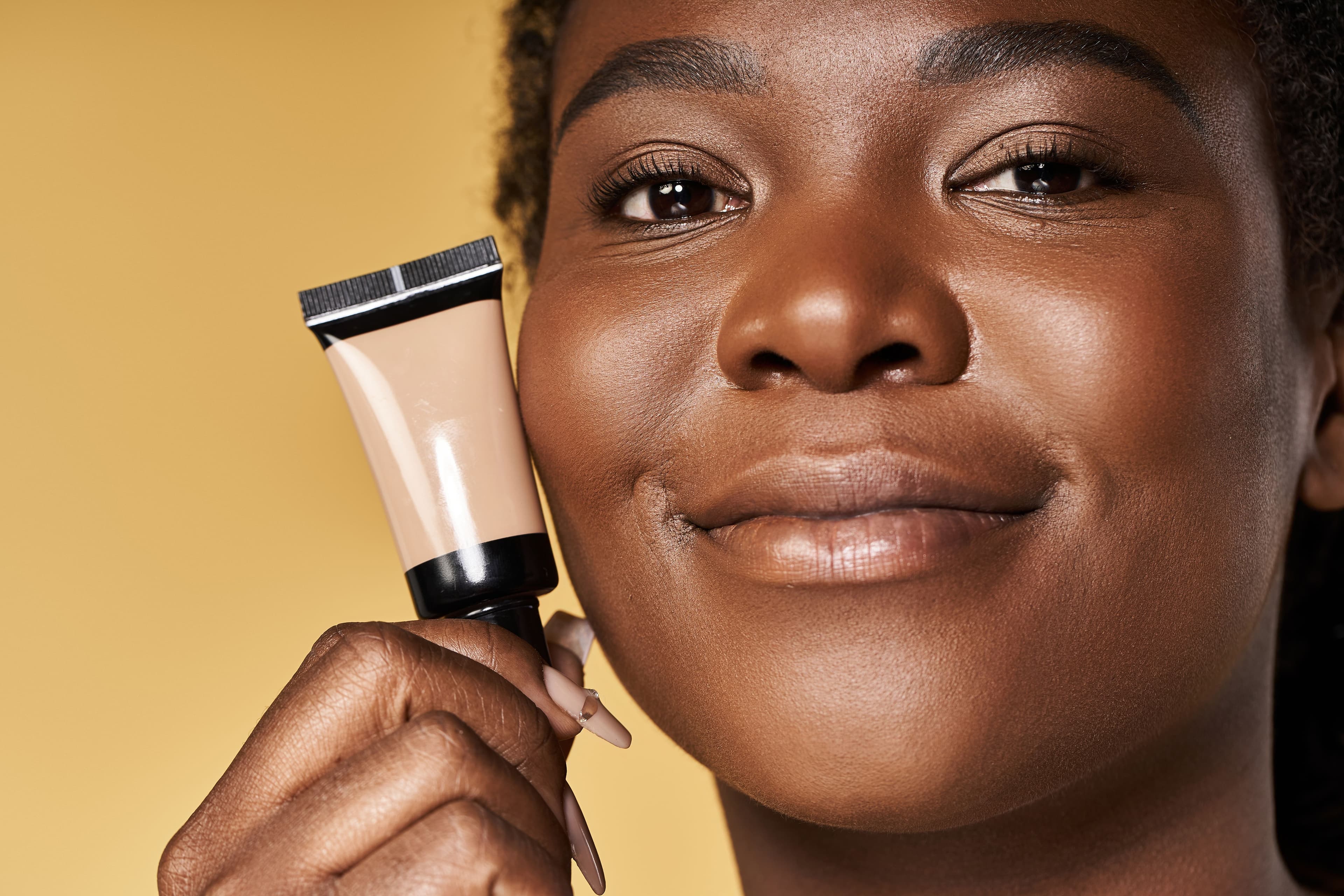 Article BB Cream: o queridinho que une cuidado com a pele e maquiagem thumbnail